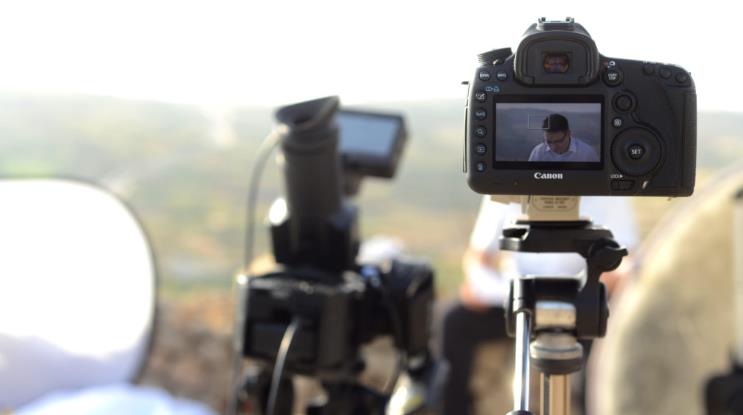 成都宣傳片拍攝公司建立標(biāo)準(zhǔn)化流程：從腳本到成片嚴(yán)控128項指標(biāo)